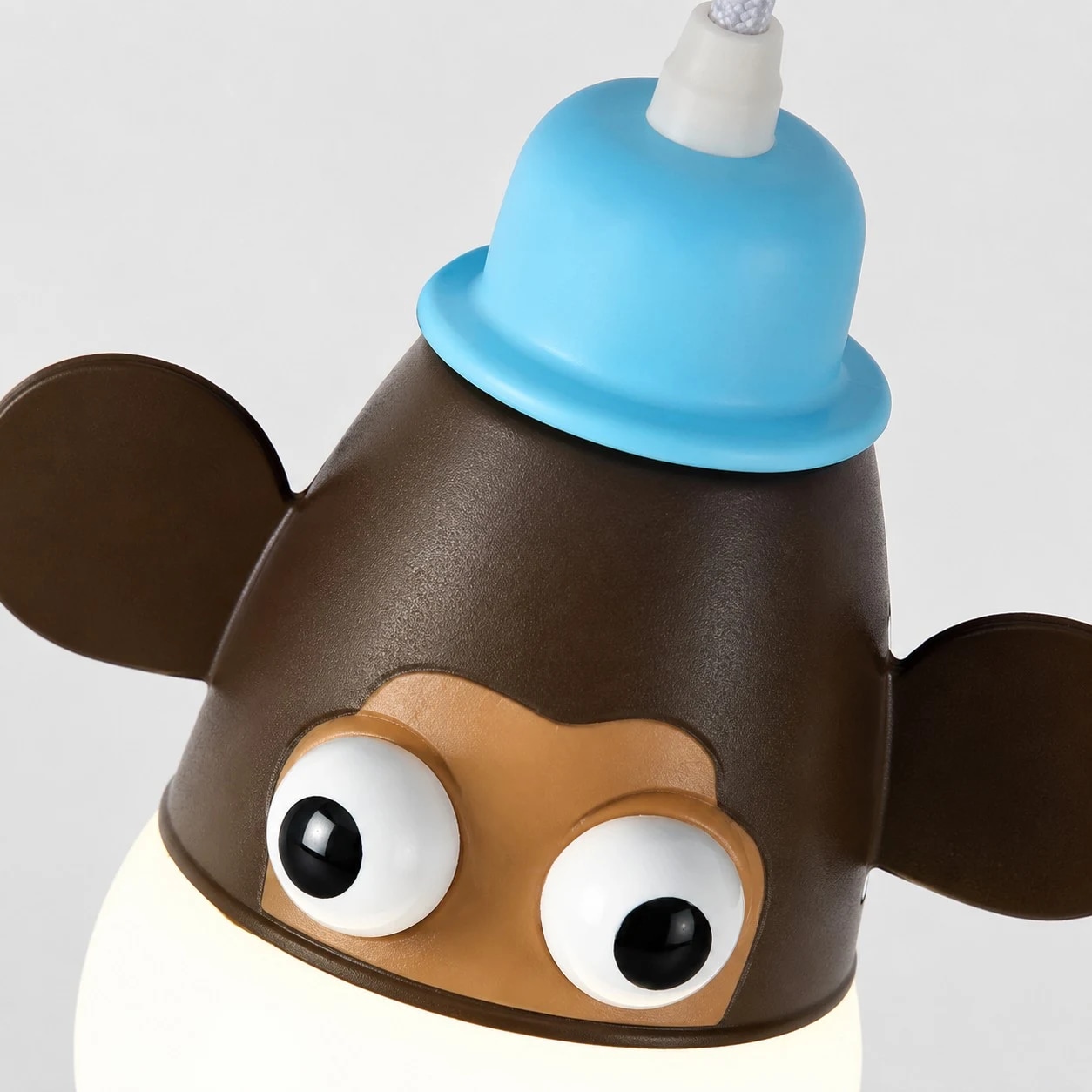 Playful details, softened light monkey detail